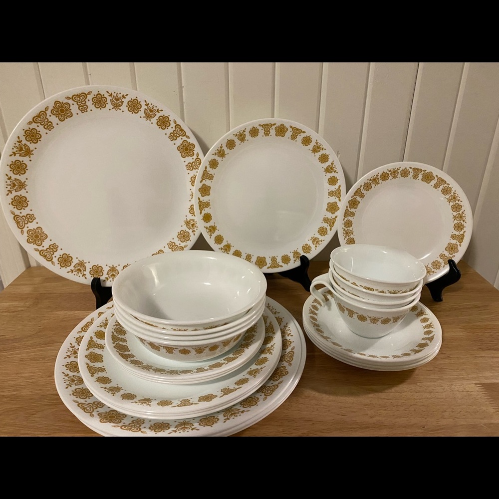 COPY - Correlle, Butterfly Gold, 24 pieces (2nd set)
